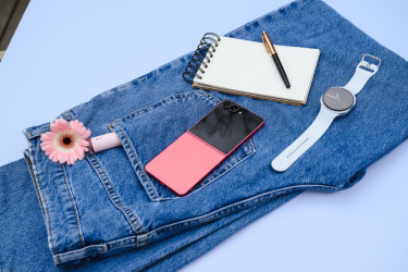 Povratak u realnost: Kako preklopni telefon leči „digitalni burnout“