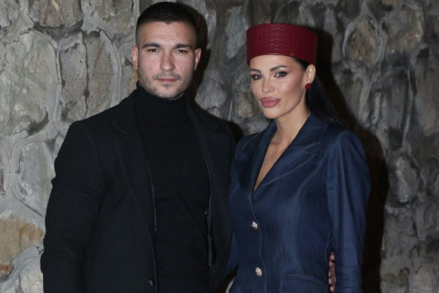 Haljine su prevaziđene: Odelo Bojane Rodić savršen izbor za posebne prilike FOTO